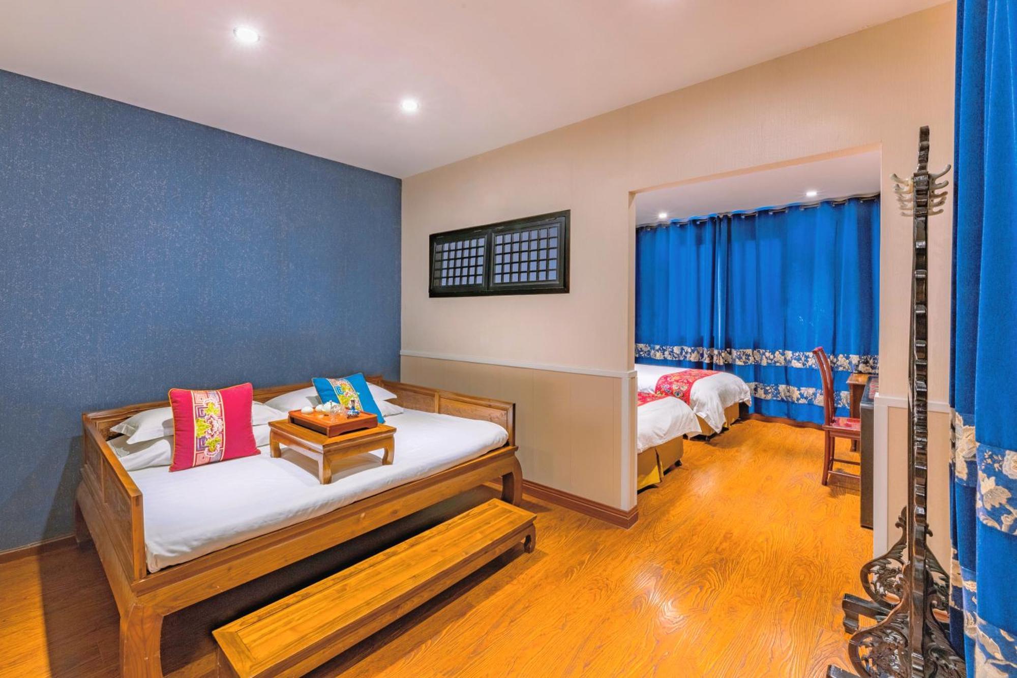 Wenjun Courtyard Hotel---3mins Walk From Subway Station ,near Tianfu Square, Speaking ,tour Servcie