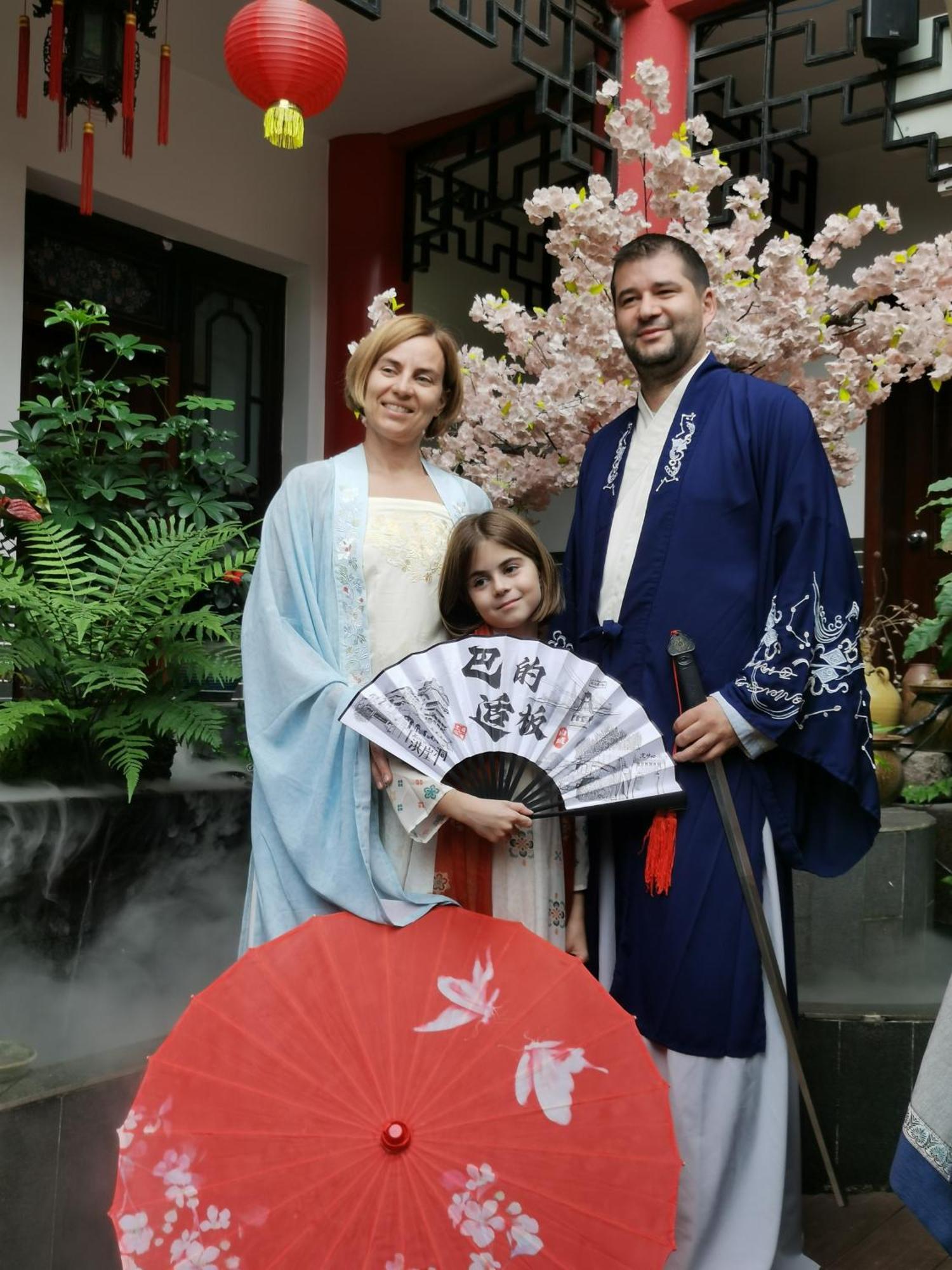 Hotel Wenjun Courtyard Hotel---3mins Walk From Subway Station ,near Tianfu Square, Speaking ,tour Servcie