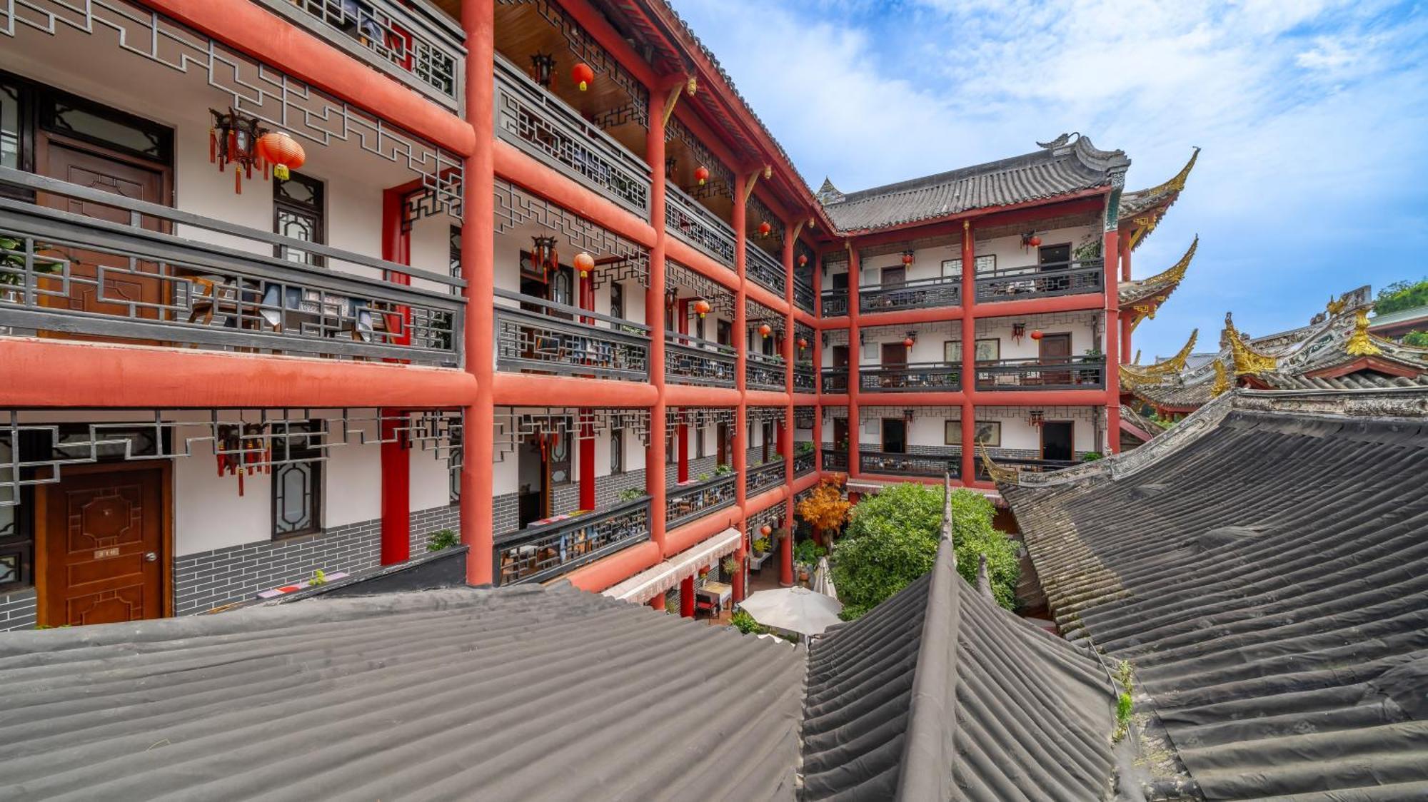 Wenjun Courtyard Hotel---3mins Walk From Subway Station ,near Tianfu Square, Speaking ,tour Servcie Hotel 4*
