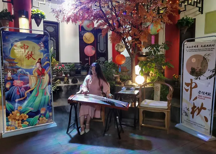 Wenjun Courtyard Hotel---3Mins Walk From Subway Station ,Near Tianfu Square, English Speaking ,Tour Servcie