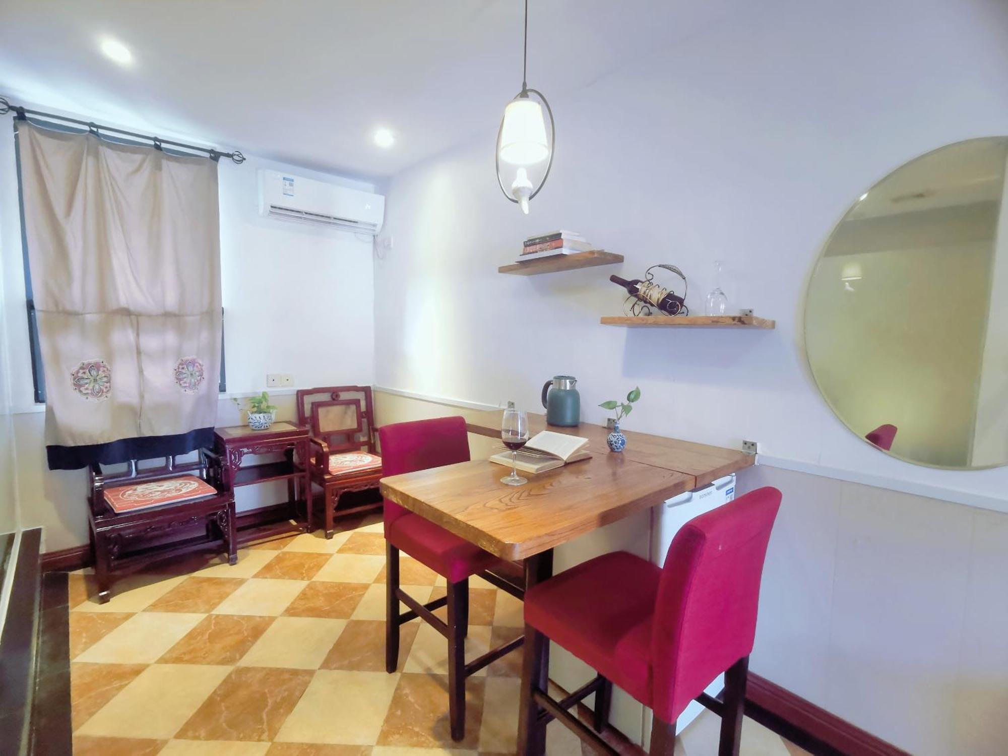 Wenjun Courtyard Hotel---3mins Walk From Subway Station ,near Tianfu Square, Speaking ,tour Servcie Отель