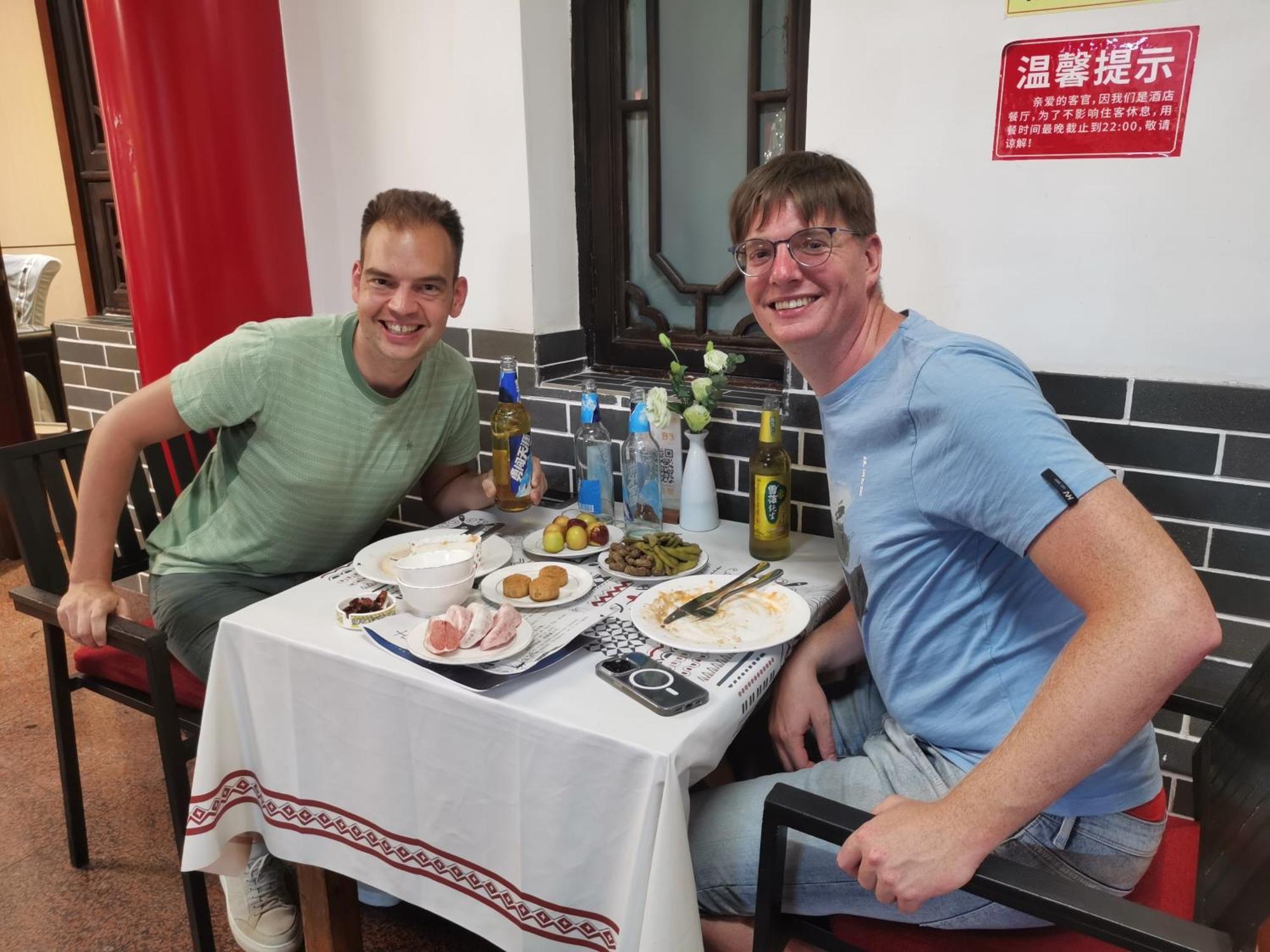 Wenjun Courtyard Hotel---3mins Walk From Subway Station ,near Tianfu Square, Speaking ,tour Servcie 4* Чэнду