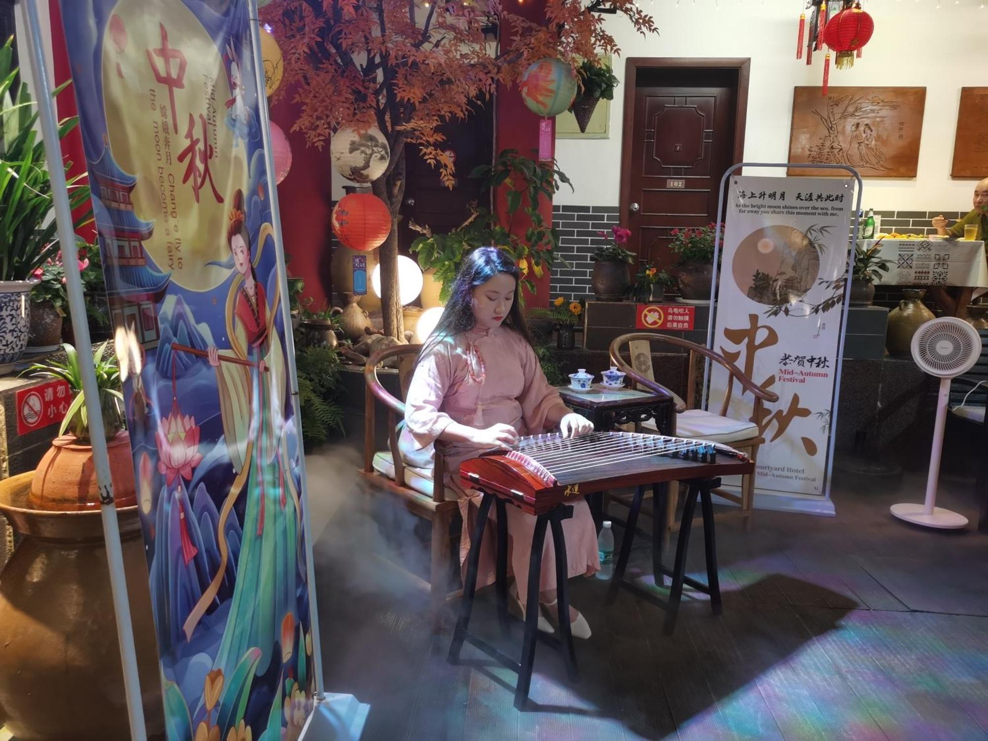Wenjun Courtyard Hotel---3mins Walk From Subway Station ,near Tianfu Square, Speaking ,tour Servcie Отель 4*
