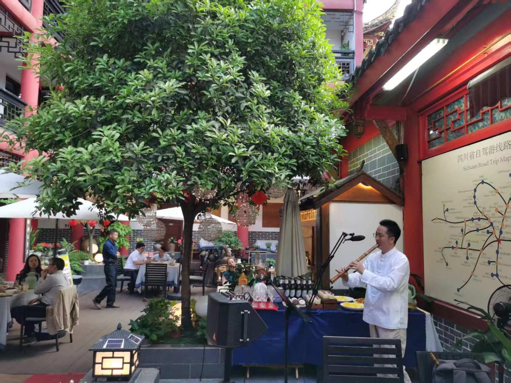 Wenjun Courtyard Hotel---3mins Walk From Subway Station ,near Tianfu Square, Speaking ,tour Servcie Чэнду